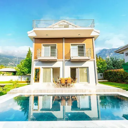 Villa Mira *