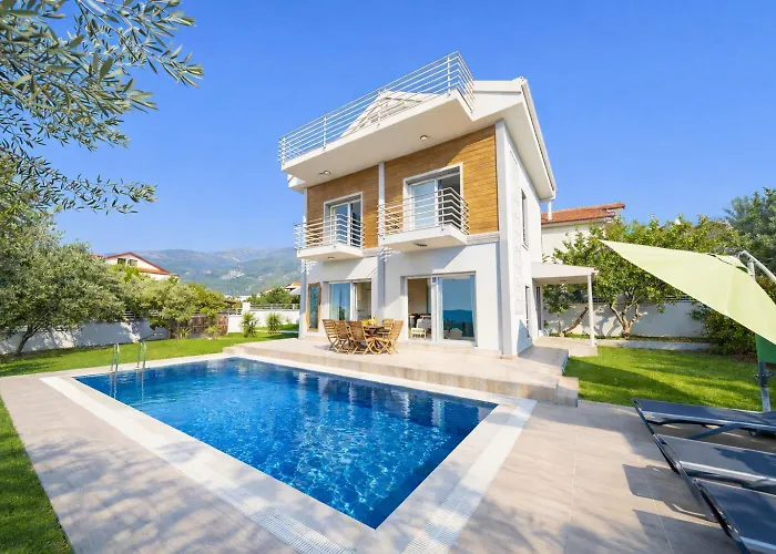 Mira Villa *