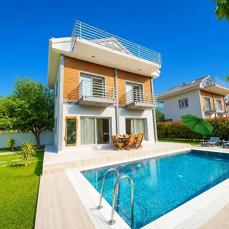 Villa Mira *