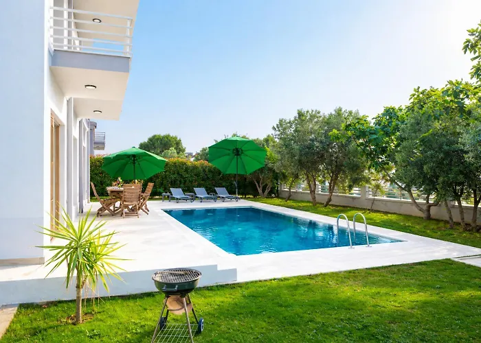 Villa Mira
